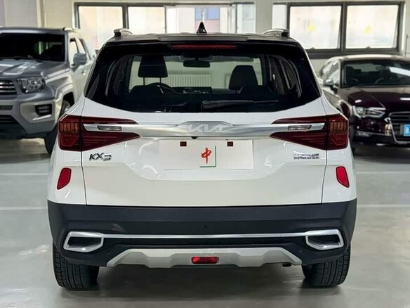 2022 Kia KX3, белый, 1450000 рублей - вид 7