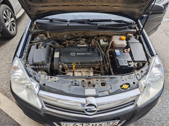 2012 Opel Astra H Рестайлинг, чёрный - вид 4