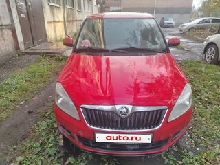 2013 Skoda Fabia II Рестайлинг, красный, 330000 рублей, вид 4