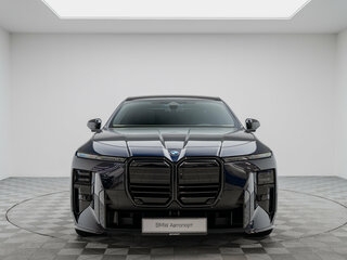 2026 BMW 7 серии 740 xDrive VII (G70) Рестайлинг, чёрный, 24190000 рублей, вид 4