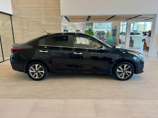 2017 Kia Rio IV, чёрный, 1269990 рублей, вид 4