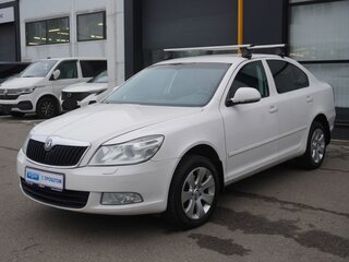 2012 Skoda Octavia II (A5) Рестайлинг, белый, 765000 рублей, вид 1
