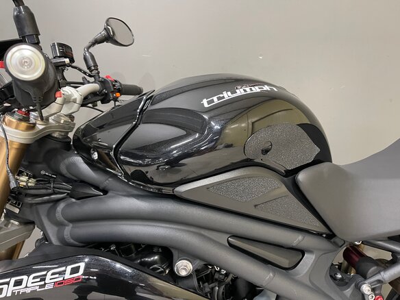 2013 Triumph Speed Triple, чёрный, 680000 рублей - вид 8