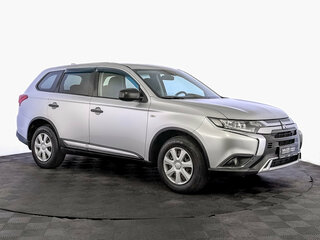 2019 Mitsubishi Outlander III Рестайлинг 3, серебристый, 2050000 рублей, вид 3