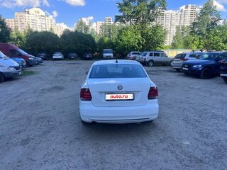 2019 Volkswagen Polo V Рестайлинг, белый, 470000 рублей, вид 4