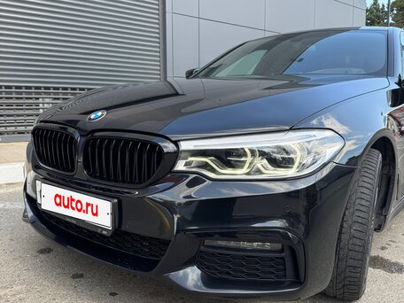 2019 BMW 5 серии 530d xDrive VII (G30/G31/G38), чёрный, 4550000 рублей, вид 4