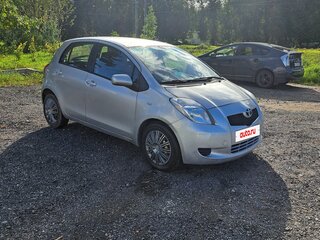 2007 Toyota Yaris II, серебристый, 359000 рублей, вид 2