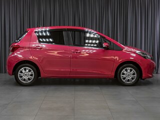 2015 Toyota Vitz III (XP130) Рестайлинг, красный, 869000 рублей, вид 5