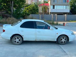 1996 Hyundai Lantra II, белый, 260000 рублей, вид 2
