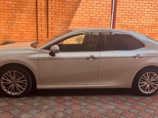 2020 Toyota Camry VIII (XV70), белый, 3000000 рублей, вид 3