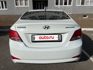 2015 Hyundai Solaris I Рестайлинг, белый, 826000 рублей, вид 3