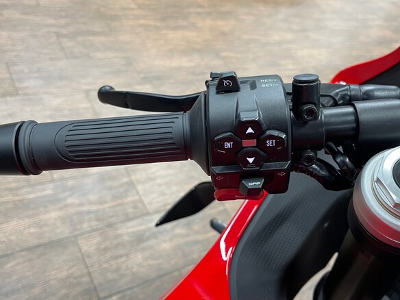 2026 QJMotor SRK 800 RR, красный, 859000 рублей - вид 11