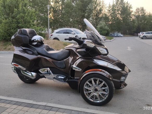 2013 BRP Can-Am Spyder, коричневый, 1875000 рублей - вид 2