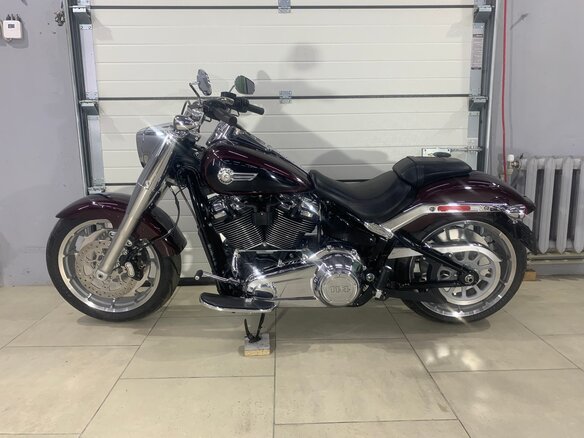 2022 Harley-Davidson Fat Boy, пурпурный, 2100000 рублей - вид 2
