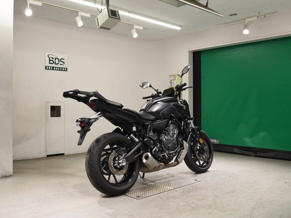 2024 Yamaha MT-07 (FZ-07), чёрный, 910000 рублей - вид 5