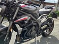 2020 Triumph Street Triple, серый, 1040000 рублей - вид 2