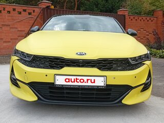 2021 Kia K5 III, жёлтый, 2300000 рублей, вид 1