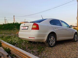 2012 Skoda Octavia II (A5) Рестайлинг, белый, 845000 рублей, вид 4