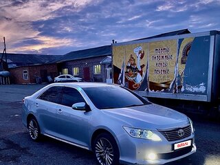 2014 Toyota Camry VII (XV50), серебристый, 1300000 рублей, вид 1