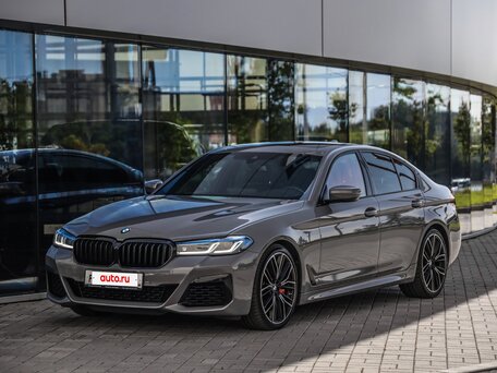 2021 BMW 5 серии 540i xDrive VII (G30/G31/G38) Рестайлинг, серый, 6700000 рублей, вид 1