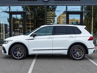 2021 Volkswagen Tiguan II Рестайлинг, белый, 3300000 рублей, вид 4