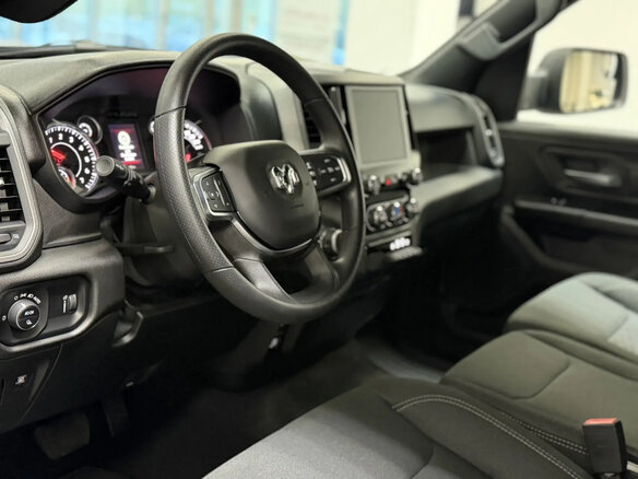 2025 Ram 1500 Crew Cab V Рестайлинг, чёрный - вид 7