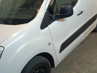 2012 Citroen Berlingo II Рестайлинг, белый, 420000 рублей, вид 4