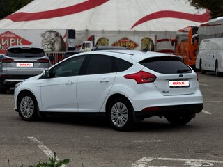 2017 Ford Focus III Рестайлинг, белый, 815000 рублей, вид 5