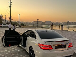 2011 Mercedes-Benz E-Класс 200 7G-Tronic IV (W212, S212, C207), белый, 1380000 рублей, вид 4
