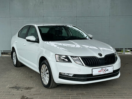2019 Skoda Octavia III (A7) Рестайлинг, белый, 1790000 рублей, вид 3