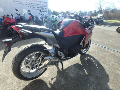 2010 Honda VFR 1200, красный, 800000 рублей, вид 3