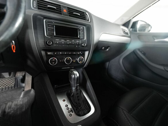2013 Volkswagen Jetta VI, чёрный, 748000 рублей - вид 13
