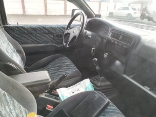 1988 Nissan Terrano I, красный, 850000 рублей, вид 1