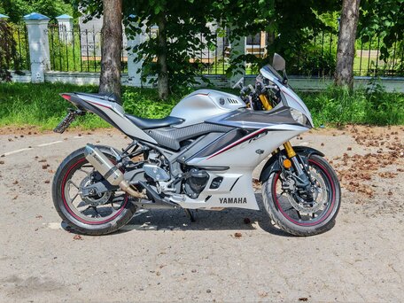 2019 Yamaha YZF-R3, серебристый, 700000 рублей, вид 1