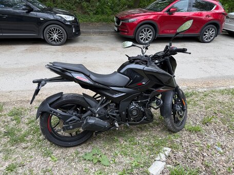 2023 Bajaj Pulsar N250, чёрный, 250000 рублей, вид 4