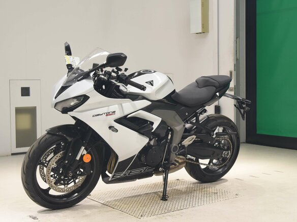 2024 Triumph Daytona 660, белый, 850000 рублей - вид 1