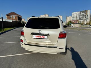 2013 Toyota Highlander II (XU40) Рестайлинг, белый, 2100000 рублей, вид 3