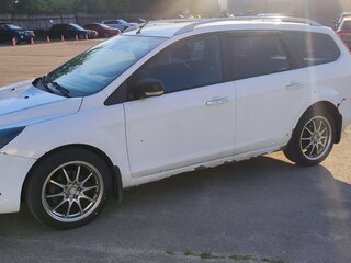 2011 Ford Focus II Рестайлинг, белый, 380000 рублей, вид 3