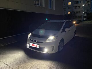 2013 Toyota Prius III Рестайлинг (XW30), белый, 1200000 рублей, вид 2