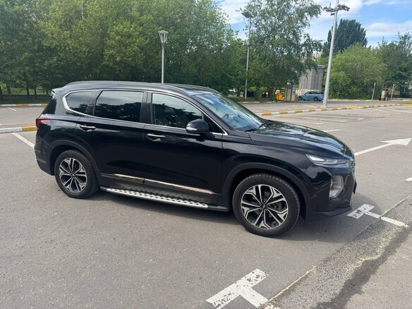 2018 Hyundai Santa Fe IV, чёрный, 2800000 рублей - вид 2