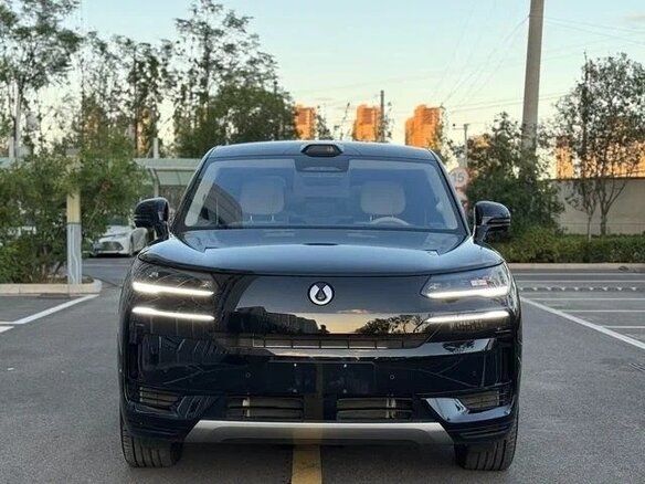 2026 Denza N9 75.3 kWh, чёрный, 11600000 рублей - вид 1