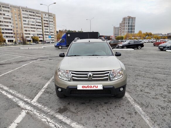2014 Renault Duster I, бежевый, 800000 рублей