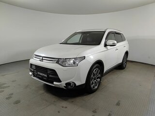 2014 Mitsubishi Outlander III Рестайлинг, белый, 2220000 рублей, вид 1