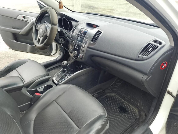 2012 Kia Forte I, белый, 1150000 рублей - вид 8