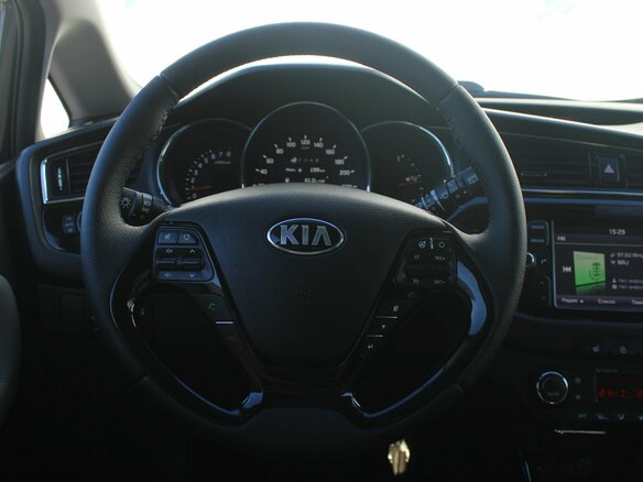 2016 Kia Ceed II Рестайлинг, чёрный, 1485000 рублей - вид 10