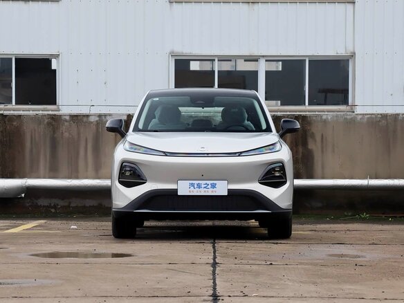 2026 Changan Qiyuan Q05 51.9 kWh II, серебристый, 2299000 рублей - вид 1