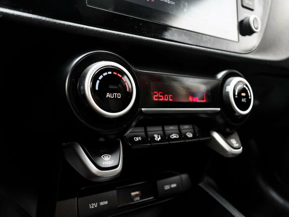 2021 Kia Rio X IV Рестайлинг, чёрный, 1830000 рублей - вид 17