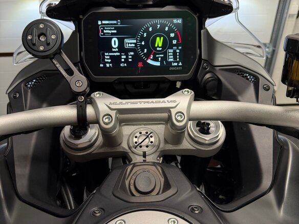 2022 Ducati Multistrada V4, серебристый, 2050000 рублей - вид 12