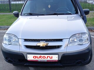 2018 Chevrolet Niva I Рестайлинг, серебристый, 850000 рублей, вид 1