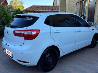 2013 Kia Rio III, белый, 720000 рублей, вид 4